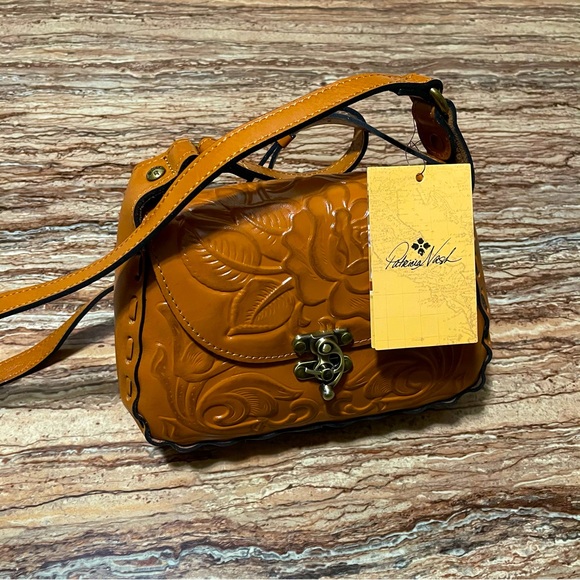 Patricia Nash - Picture 8 of 9